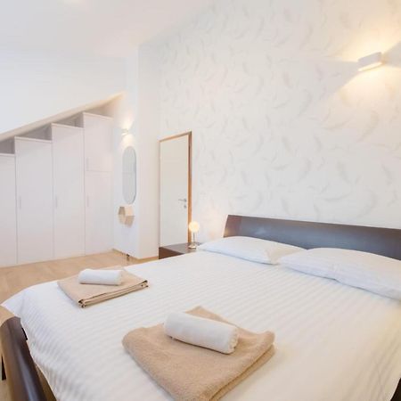 Apartmani Krilo โปดสตรานา ภายนอก รูปภาพ