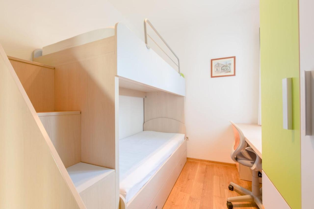 Apartmani Krilo โปดสตรานา ภายนอก รูปภาพ