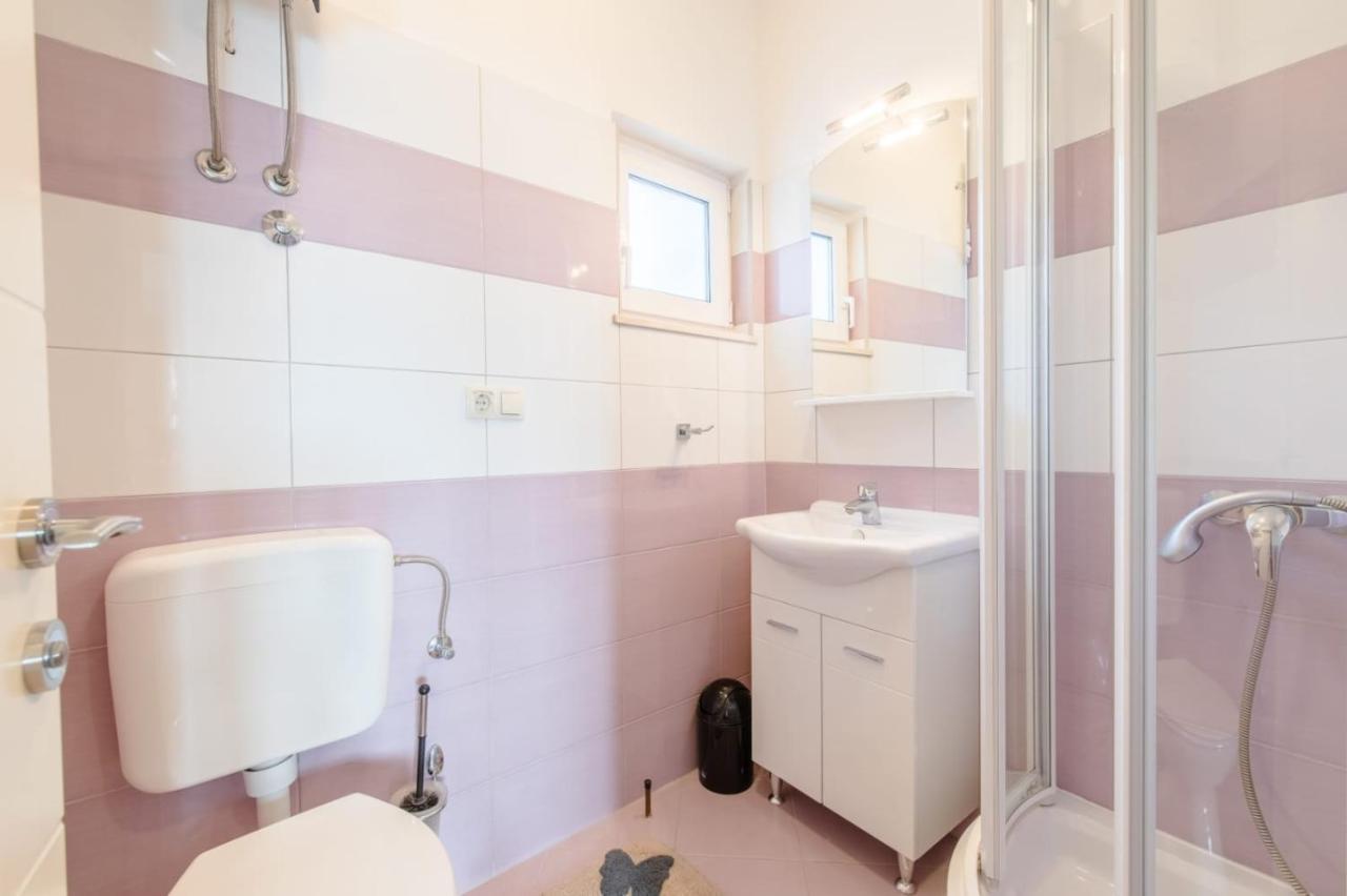 Apartmani Krilo โปดสตรานา ภายนอก รูปภาพ
