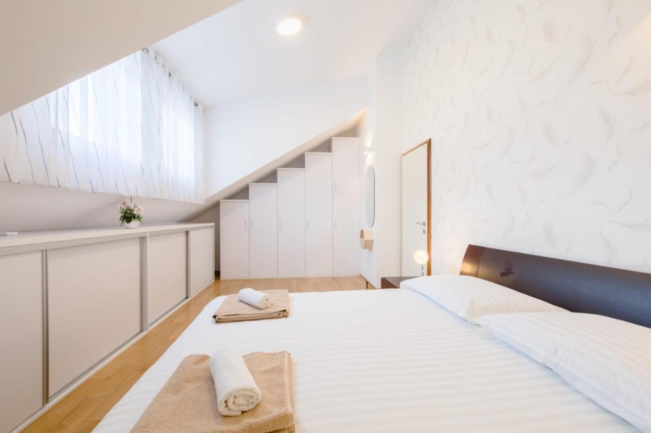 Apartmani Krilo โปดสตรานา ภายนอก รูปภาพ